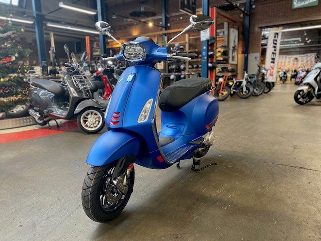 Vespa Sprint S Matblauw Blue Vivace E5 kopen of leasen - Scooterspot 1000m2  scooterwinkel in Amsterdam