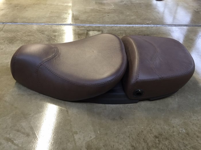 Lederen-buddy-vespa-lxv-lx-s-accessoires - Scooterspot 1000m2 scooterwinkel  in Amsterdam