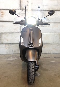 Vespa-Sprint-Opaco-Cioccolato-Scooterspot3