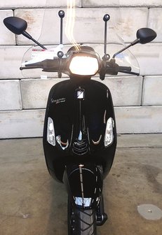 Vespa-Custom-Black-Edition13