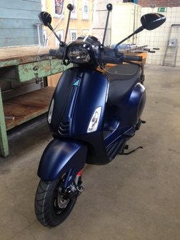 Vespa Sprint Opaco Frozen Blu Scuro