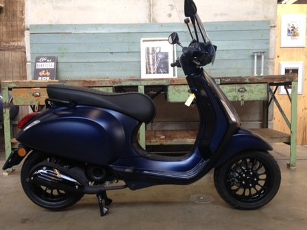 Vespa Sprint Opaco Frozen Blu Scuro