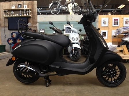 Vespa Sprint Black Bliss