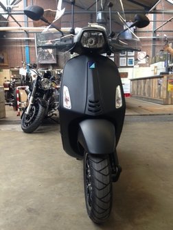 Vespa Sprint Black Bliss