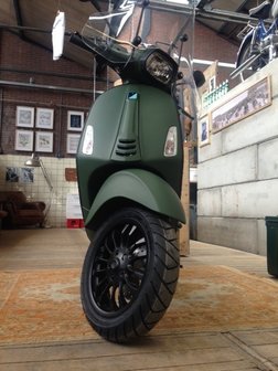 Vespa Sprint Army