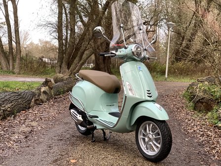 Vespa Primavera Verde Relax scooter E5 I-GET Nieuwe Editie