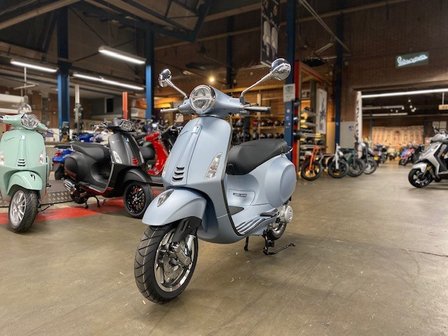 Vespa Primavera S Grigio Matt Matgrijs G02 E5 Nieuwe Editie 2023