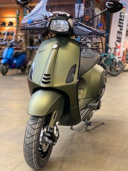 Vespa Sprint CCG Candy Cobra Green Custom 