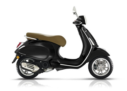 Vespa Primavera Nero Vulcano scooter zwart E5 I-GET