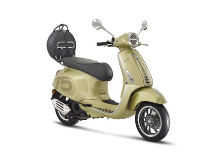 Vespa Primavera 75th Anniversary Edition E5 GOLD