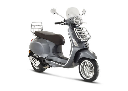 Vespa Primavera Touring rechts