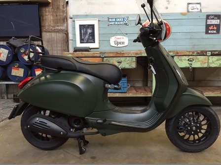 Vespa Primavera Dark Army