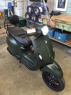 Vespa Primavera Dark Army