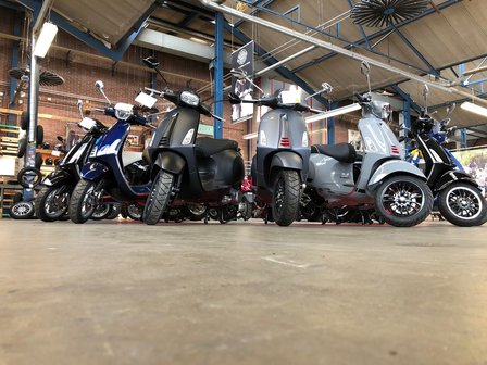 Vespa Primavera S Nero Matt Matzwart E5 Nieuwe Editie 2023