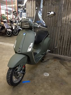 Vespa Sprint Oliva Opaco