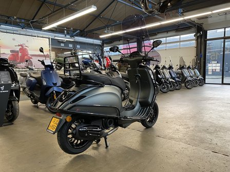 Custom Vespa Sprint Grigio al Verde