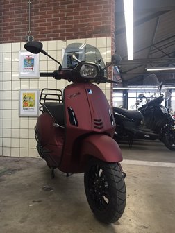 Vespa Sprint Salsa Rosso