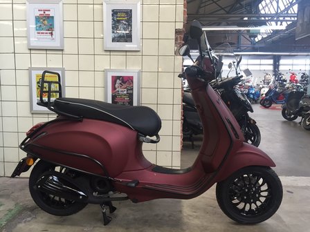 Vespa Sprint Salsa Rosso