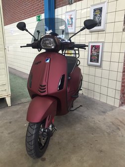 Vespa Sprint Salsa Rosso