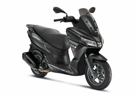 Aprilia SXR 50 Matzwart rechtsvoor