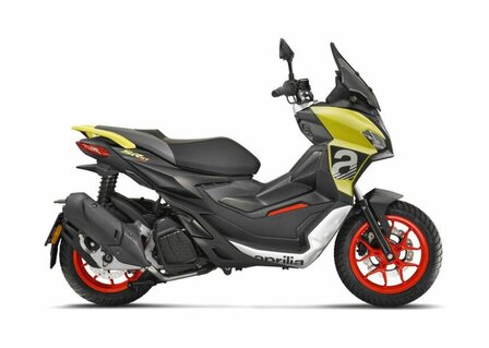 Aprilia SR GT 125 Sport Geel