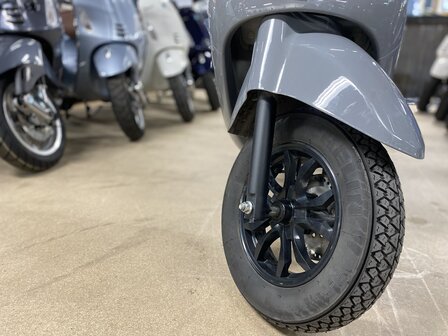 Santini E-Capri 2.0 Nardo Grey 2020 45km/u