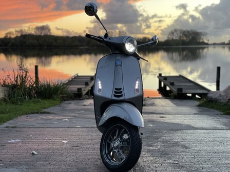 Vespa Elettrica Aluminium/Nero zwart