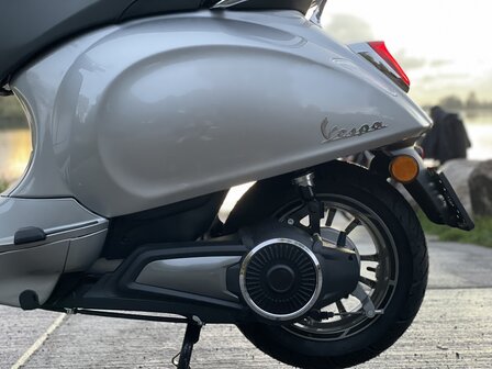 Vespa Elettrica Aluminium/Nero zwart