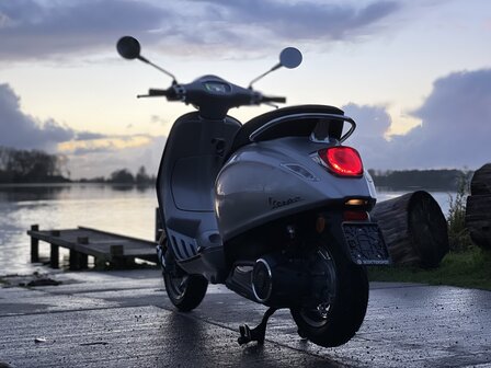 Vespa Elettrica Aluminium/Nero zwart