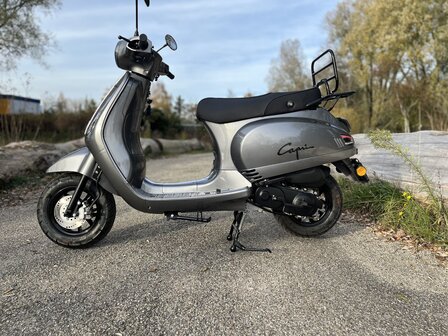 Santini Capri Digital Meteor Grey Scooter zijkant