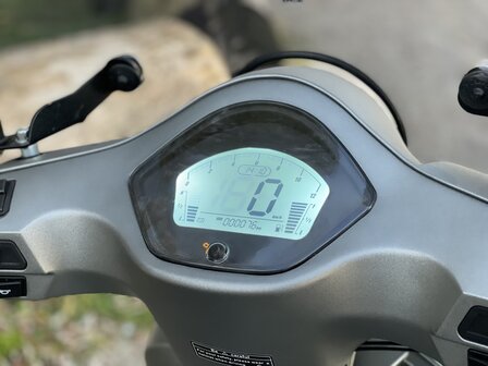 Santini Capri Digital EFI Scooter Matt Grey E5