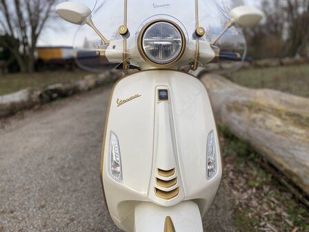 Vespa primavera Custom &#039;946 Dior look&#039; 2021 45km/u