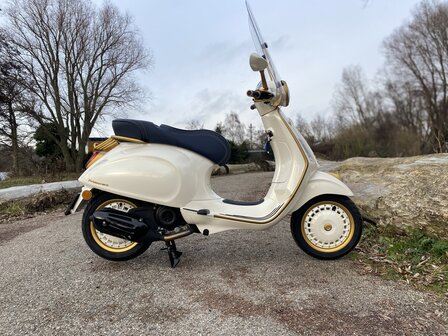 Vespa primavera Custom &#039;946 Dior look&#039; 2021 45km/u