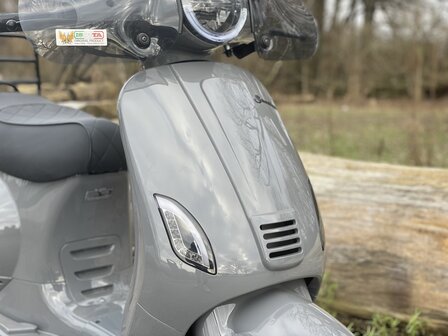 Santini Capri Digital EFI Scooter Nardo Grey E5