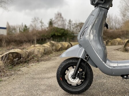 Santini e-Capri 4.0 Elektrische Scooter Nardo Grey