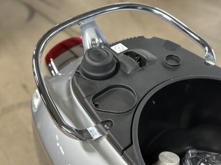 Vespa Elettrica Blackline 45km/u (EX DEMO)