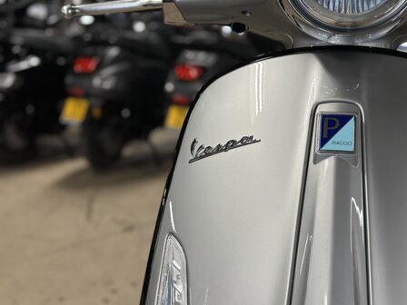 Vespa Elettrica Blackline 45km/u (EX DEMO)