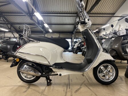 Vespa Primavera Montebianco 4T-2V