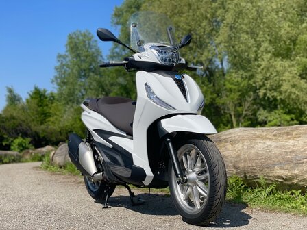 Piaggio Beverly 400 E5 HPE Bianco Luna 533