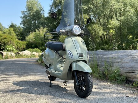 Custom Santini e-Capri Elektrische Scooter Oliva Lucido 