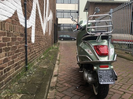 Custom Vespa Primavera Portofino Green