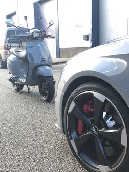 Custom Vespa Sprint Audi Nardo Grey17