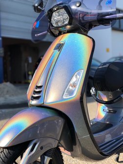 Vespa Sprint Custom Psychadelic linksvoor