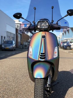 Vespa Sprint Custom Psychadelic voorkant