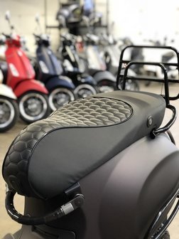 Vespa Sprint Black 2 Red