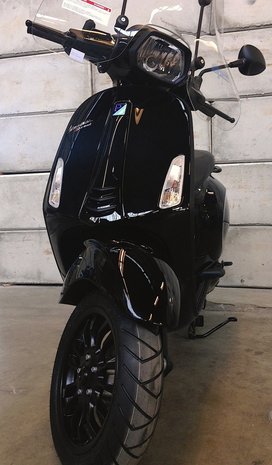 Vespa-Custom-Black-Edition5