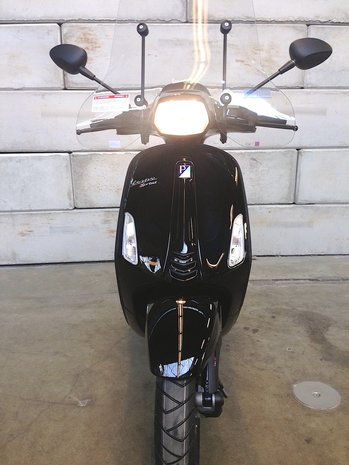 Vespa-Custom-Black-Edition6