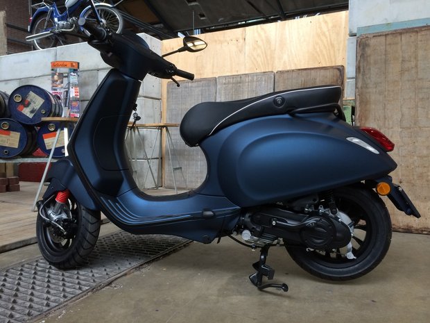 Vespa Sprint Opaco Blu Scuro