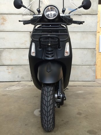 Vespa Primavera Black Bliss