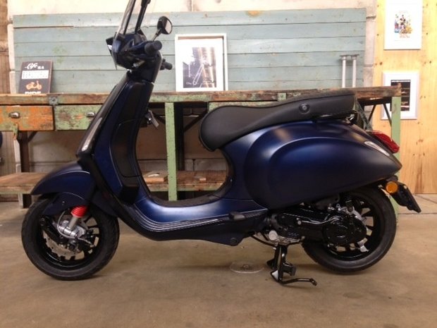 Vespa Sprint Opaco Frozen Blu Scuro